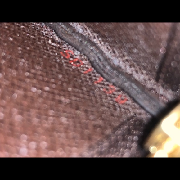 SOLD Authentic Key Cles - Picture 8 of 8